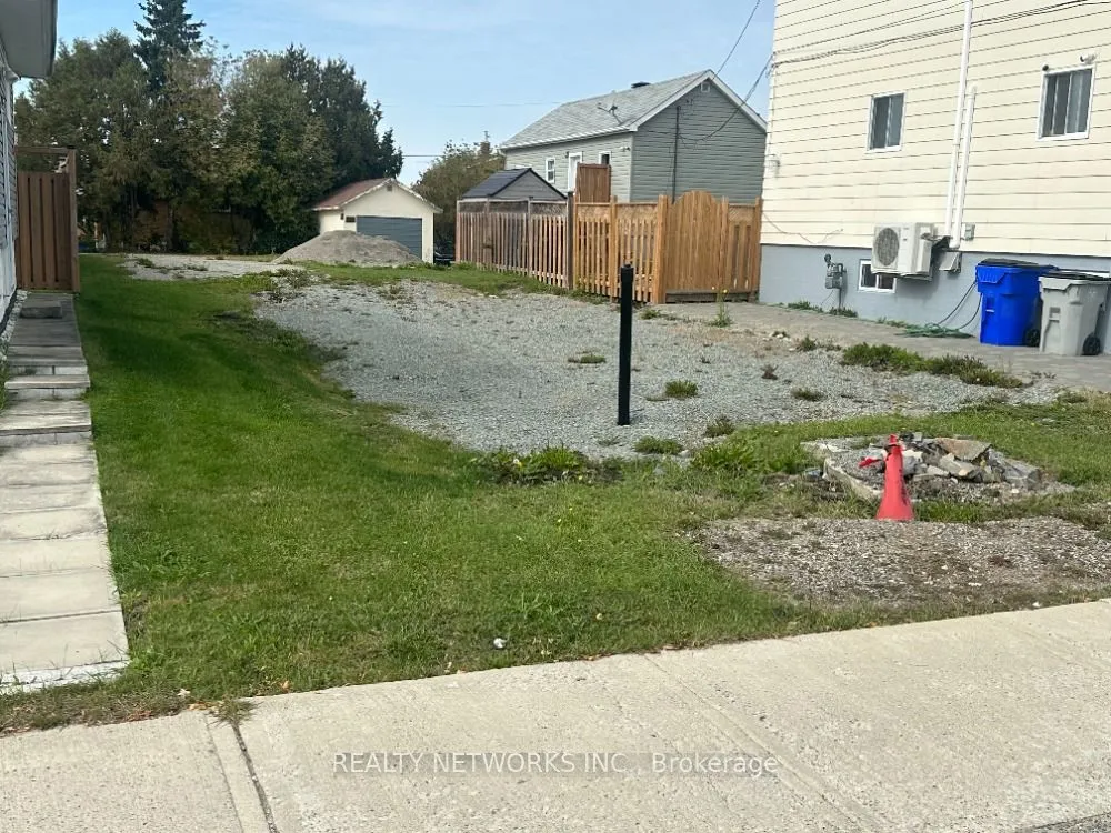 209 Cedar St, Timmins, ON P4N 6J5