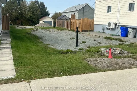 209 Cedar St, Timmins, ON P4N 6J5