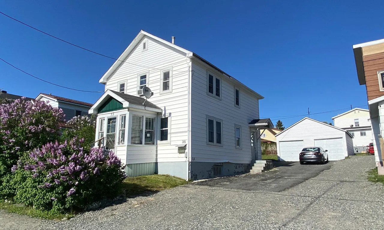 35 Main St, Kirkland Lake, ON P2N 3E2