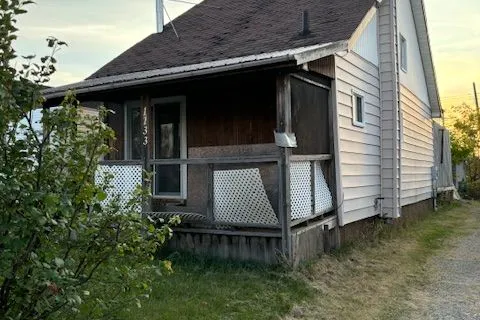 1133 Victoria Rd, Iroquois Falls, ON P0K 1G0