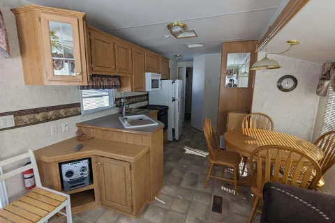 793 Lavoie Rd, Fauquier-Strickland, ON P0L 1G0