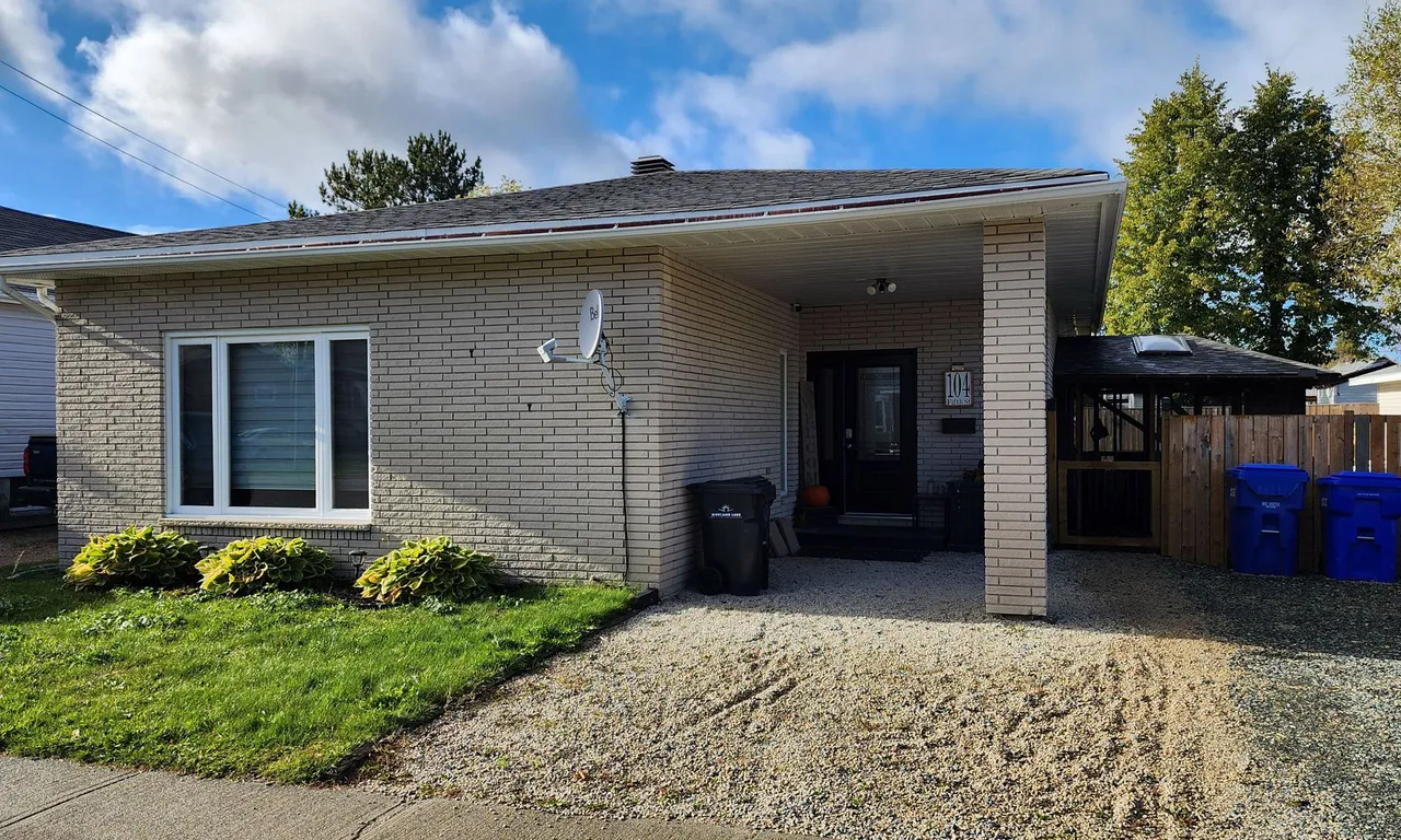 104 Fifth St, Kirkland Lake, ON P2N 1T6