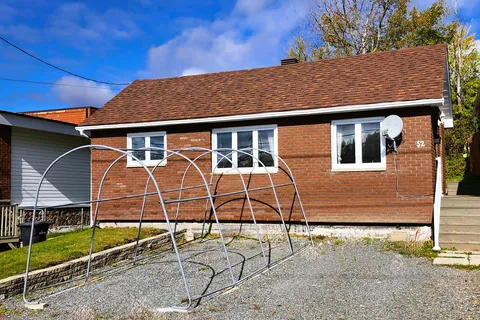 52 Grierson Rd, Kirkland Lake, ON P2N 1C9