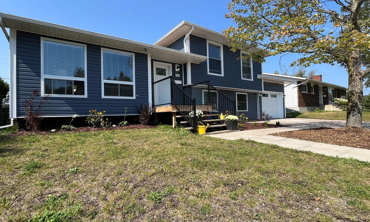 721 Churchill St, Timmins, ON P4N 5G4