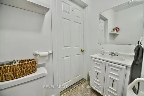 173 Columbus Ave, Timmins, ON P4N 3H7