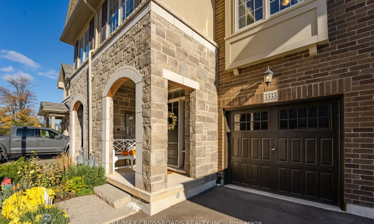 3333 Mockingbird Common Cres, Oakville, ON L6H 0X1