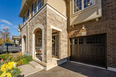 3333 Mockingbird Common Cres, Oakville, ON L6H 0X1