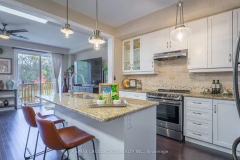 3333 Mockingbird Common Cres, Oakville, ON L6H 0X1