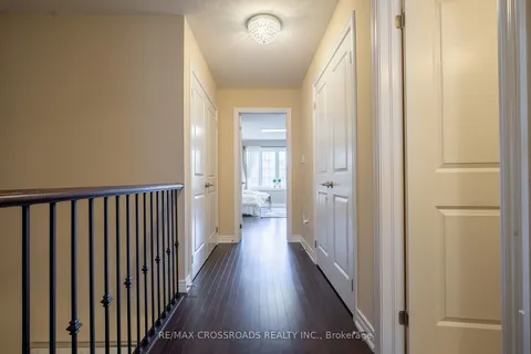 3333 Mockingbird Common Cres, Oakville, ON L6H 0X1