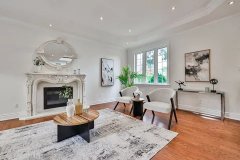 192 Waneta Dr, Oakville, ON L6H 4S3