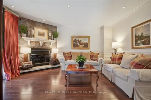 966 Silver Birch Tr, Mississauga, ON L5J 4S3