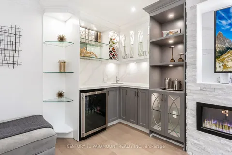 5 Corona Gate, Brampton, ON L6Y 3N4