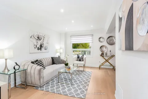 5 Corona Gate, Brampton, ON L6Y 3N4
