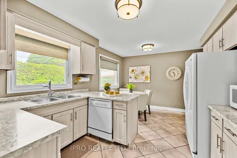 4489 Concord Pl, Burlington, ON L7L 1J5