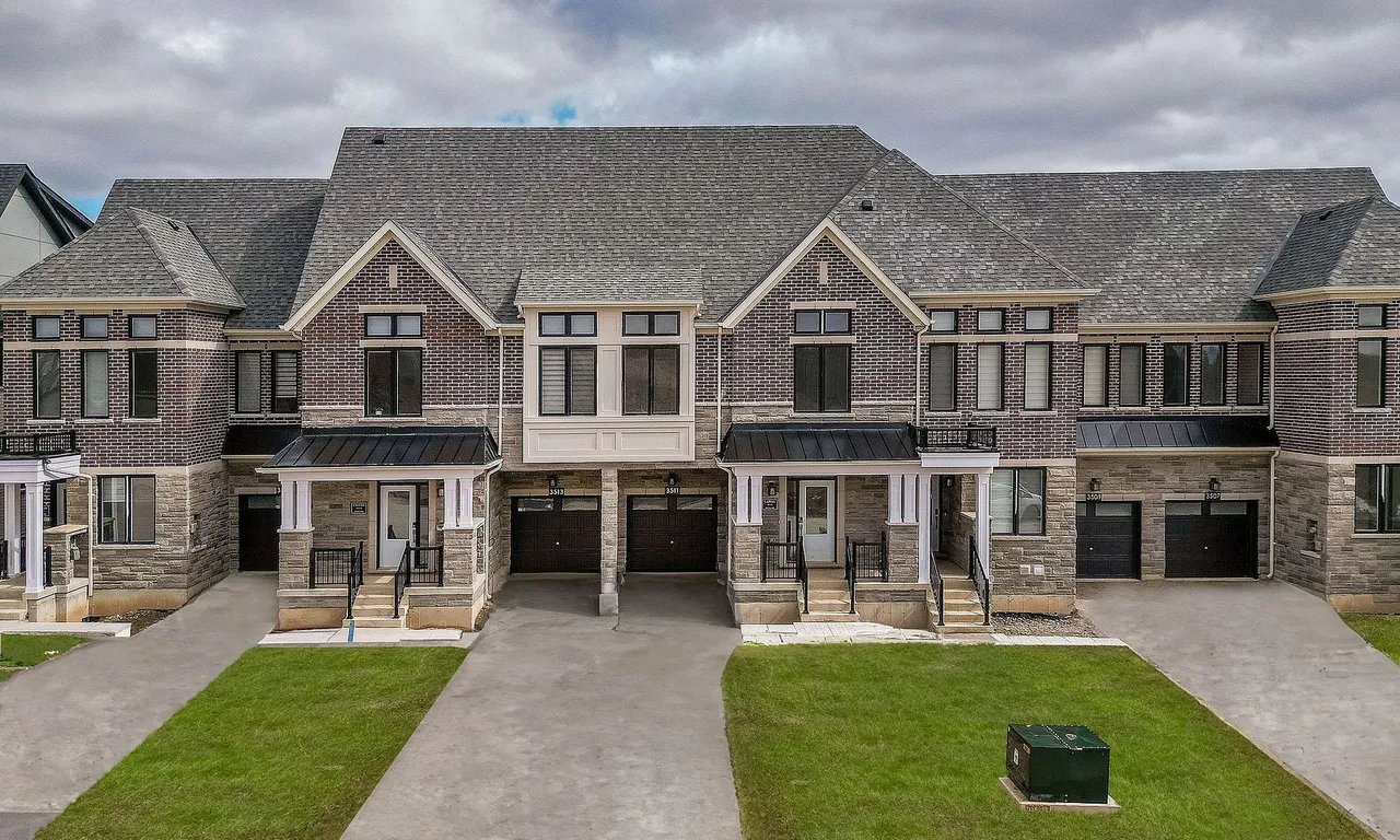 3511 Post Rd, Oakville, ON L6H 7W5