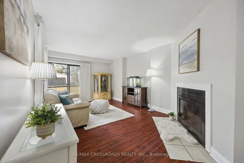 1108 Kos Blvd, Mississauga, ON L5J 4L6