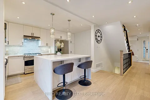 5321 Flatford Rd, Mississauga, ON L5V 1P3