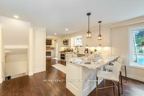42 Madrid Cres, Brampton, ON L6S 2X4