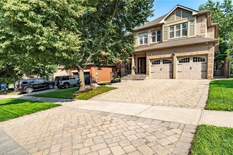 1621 BAYSHIRE Dr, Oakville, ON L6H 6E4