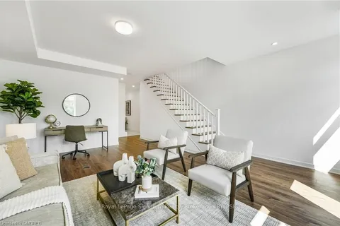 3058 TRAILSIDE Dr, Oakville, ON L6M 4M2