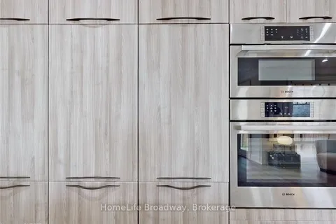 430 REYNOLDS St, Oakville, ON L6J 3M4