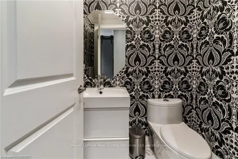 2069 VICTORIA Ave, Burlington, ON L7R 1R5