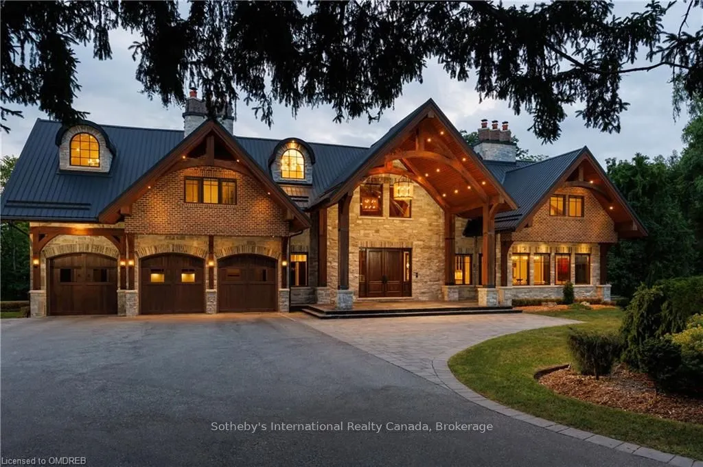 1300 OAK Lane, Mississauga, ON L5H 2X7