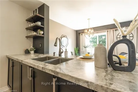 3396 SNOWBALL Rd, Mississauga, ON L5N 7M6