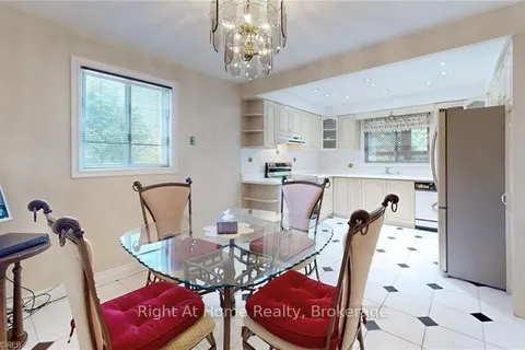 174 STRATHNAIRN Ave, Toronto, ON M6M 2G1