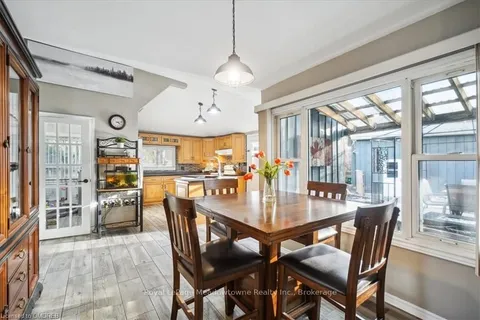 46 MAIN St, Halton Hills, ON L7J 1X4