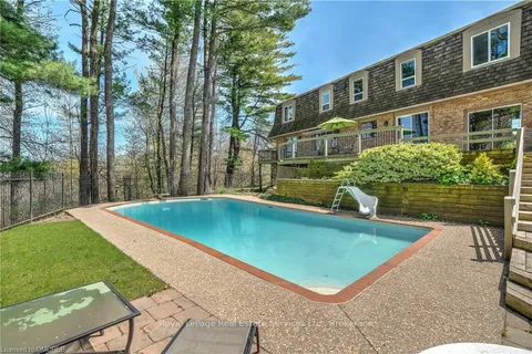 1527 GREEN GLADE, Mississauga, ON L5J 1B6