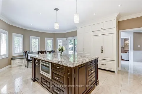 1065 SUMMIT RIDGE Dr, Oakville, ON L6M 3K9