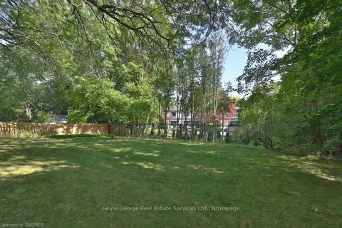 273 CAIRNCROFT Rd, Oakville, ON L6J 4M5