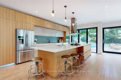 1207 STIRLING Dr, Oakville, ON L6L 1E5