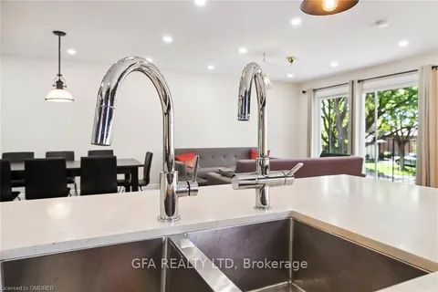 1373 HOLBORNE Pl, Oakville, ON L6H 3E2