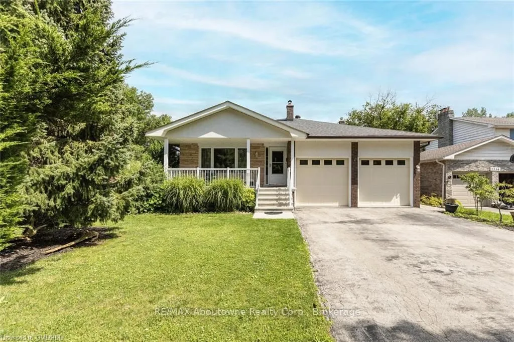 2254 YATES Crt, Oakville, ON L6L 5K6