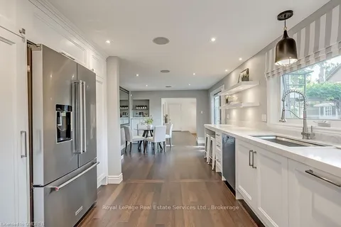 50 BURNET St, Oakville, ON L6K 1B7