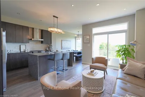 3185 MINTWOOD Circ, Oakville, ON L6H 0P1