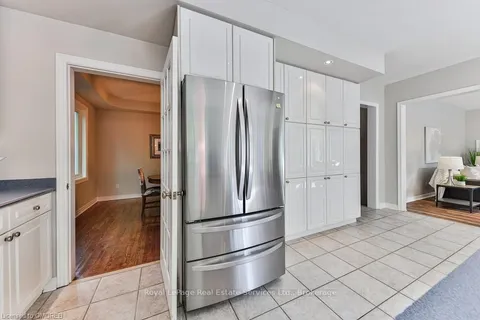 1688 GLENVISTA Dr, Oakville, ON L6H 6K6