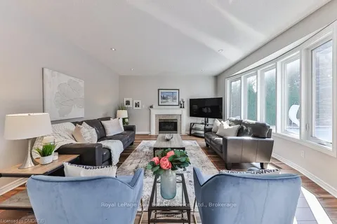 1688 GLENVISTA Dr, Oakville, ON L6H 6K6