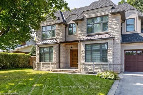 2209 SLOANE Dr, Oakville, ON L6L 2N1