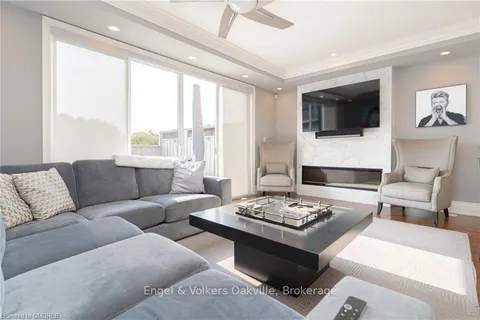 216 REBECCA St, Oakville, ON L6K 1J9