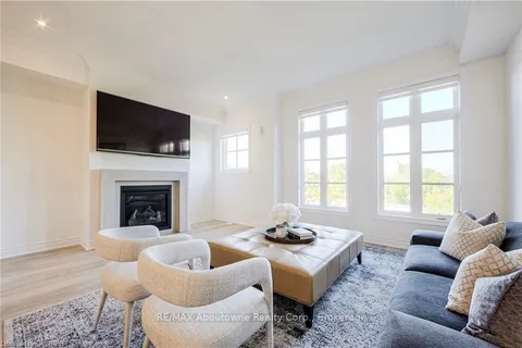 2189 LILLYKIN St, Oakville, ON L6H 7H2