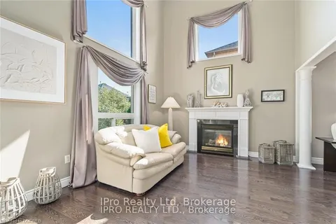 17 ROBINSON Rd, Halton Hills, ON L7G 6G5