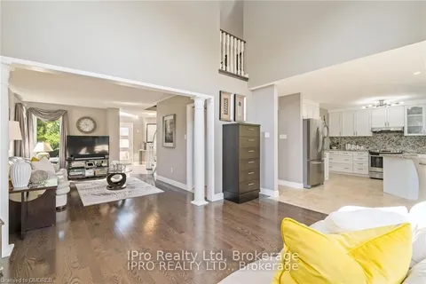 17 ROBINSON Rd, Halton Hills, ON L7G 6G5