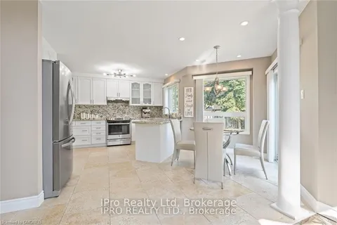 17 ROBINSON Rd, Halton Hills, ON L7G 6G5