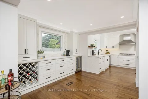 884 HEMLOCK Dr, Milton, ON L9T 3V5