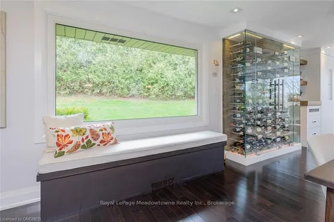 1 TERRY Crt, Halton Hills, ON L7G 1P4