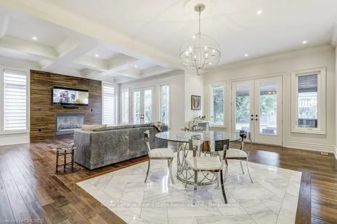 1035 TRUMAN Ave, Oakville, ON L6H 1Y7