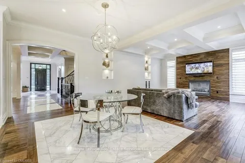 1035 TRUMAN Ave, Oakville, ON L6H 1Y7